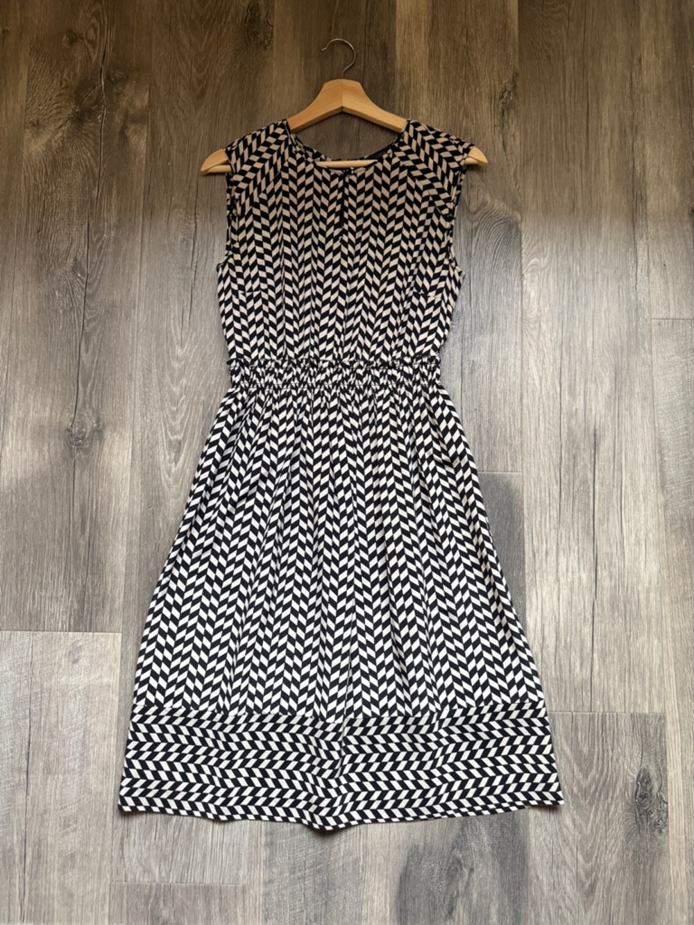 J. Crew Black and White Chevron Midi Dress size 00